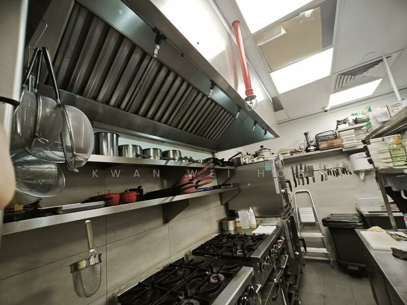 Raffles Place building restaurant and retail use ground floor space, , 3,150 sqft, Food & Beverage For Rent, by Kwan Wei Hoe, 500110189 - Kitchen - CommercialGuru.com.sg