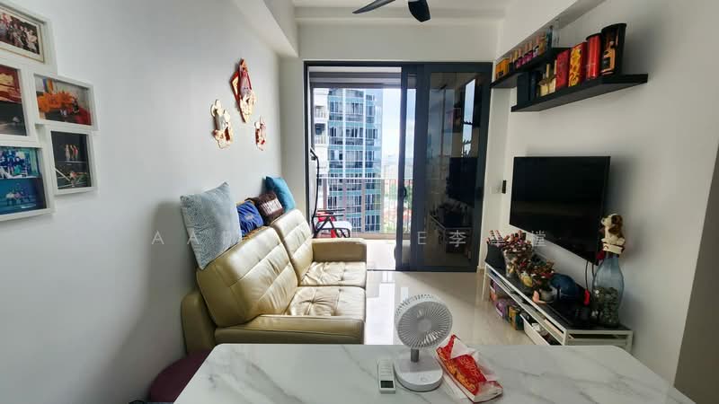 Parc Botannia, 10 Fernvale Street, 2 Bedrooms, 667 sqft, Condominium For Sale, by Aaron Lee李韋樘, 500110194 - Living Room - PropertyGuru.com.sg