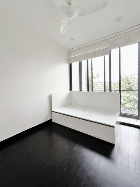 Belgravia Villas, 200 Ang Mo Kio Avenue 5, 6 Bedrooms, 3,961 sqft, Cluster House For Sale, by Yvette Lim, 500110220 - Bedroom - PropertyGuru.com.sg