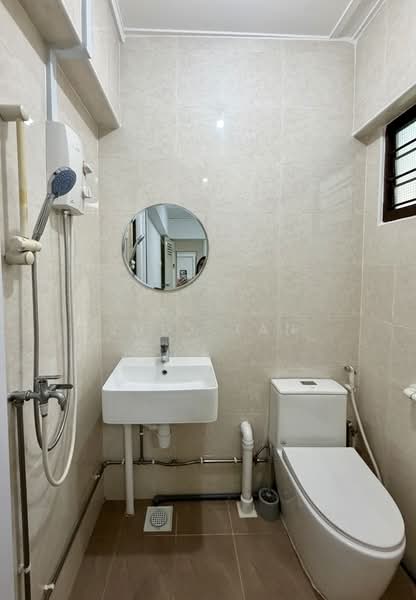 119 Aljunied Avenue 2, 119 Aljunied Avenue 2, 3 Bedrooms, 926 sqft, HDB Flat For Rent, by Judy Tan, 500110227 - Master Bathroom - PropertyGuru.com.sg