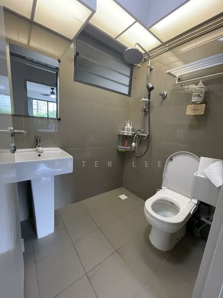308C Punggol Walk, 308C Punggol Walk, 3 Bedrooms, 1,206 sqft, HDB Flat For Rent, by Peter Lee, 500110229 - Bathroom - PropertyGuru.com.sg