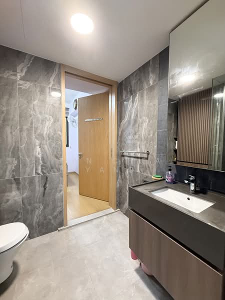 Midwood, 10 Hillview Rise, 1 Bedroom, 549 sqft, Condominium For Sale, by Tan Chea Yang, 500110250 - Bathroom - PropertyGuru.com.sg