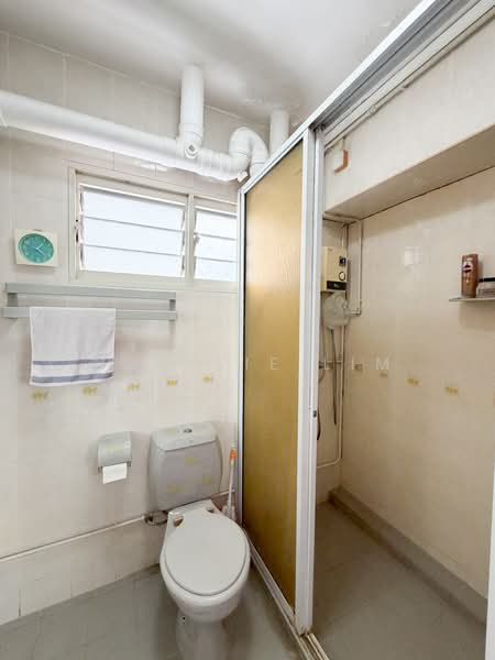 365 Corporation Drive, 365 Corporation Drive, 3 Bedrooms, 1,097 sqft, HDB Flat For Sale, by Natalie Lim, 500110251 - Bathroom - PropertyGuru.com.sg