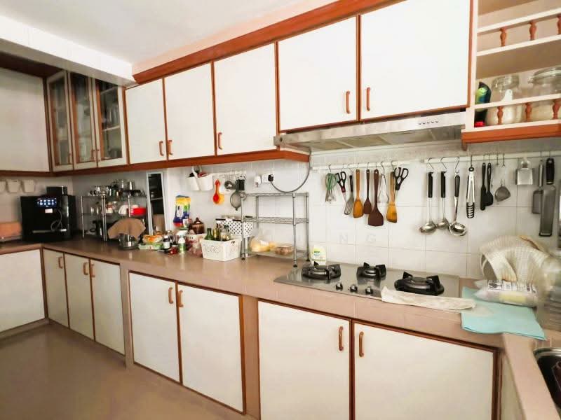 ⭐The Upgrader's Choice✅FREEHOLD, 3500sqft Corner Terrace✅Buy Today, Rebuild Tomorrow, North Facing | 3500sqft | $15XXpsf | NO West Sun, 4 Bedrooms, 2,500 sqft, Corner Terrace For Sale, by Melvin Ng, 500110259 - Kitchen - PropertyGuru.com.sg