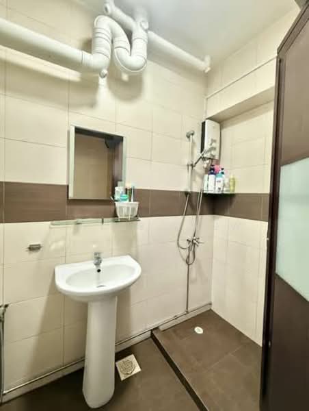 350B Canberra Road, 350B Canberra Road, 3 Bedrooms, 1,001 sqft, HDB Flat For Sale, by Joyce Chew, 500110261 - Bathroom - PropertyGuru.com.sg