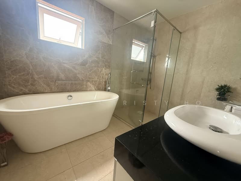 Gallop Road, Gallop Road, 7 Bedrooms, 6,000 sqft, Good Class Bungalow For Rent, by Marge Christy Ho, 500110266 - Bathroom - PropertyGuru.com.sg