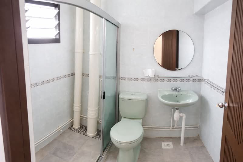 131B Kim Tian Road, 131B Kim Tian Road, 3 Bedrooms, 980 sqft, HDB Flat For Sale, by Jackson Tan  陈涣乐, 500110271 - Bathroom - PropertyGuru.com.sg