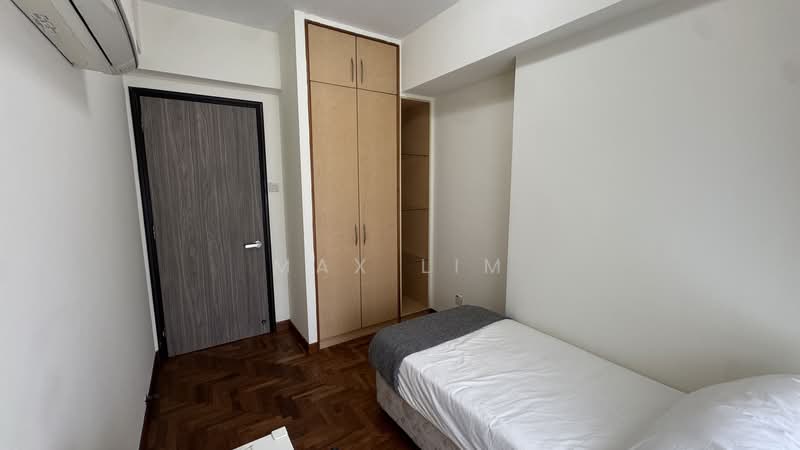 The Bencoolen, 180A Bencoolen Street, 2 Bedrooms, 883 sqft, Apartment For Rent, by Max Lim, 500110275 - Common Bedroom - PropertyGuru.com.sg