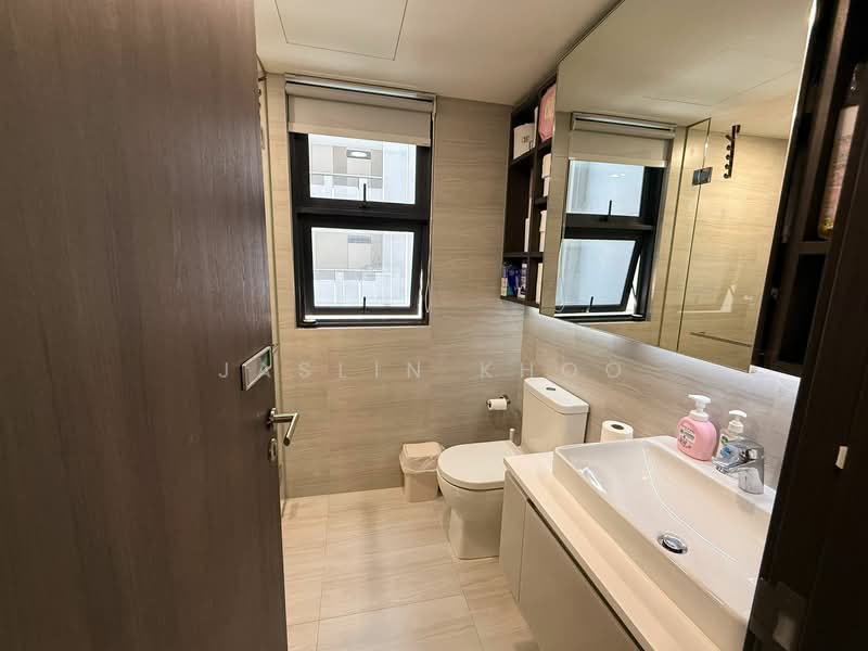 Lake Grande, 2 Jurong Lake Link, 3 Bedrooms, 947 sqft, Condominium For Rent, by Jaslin Khoo, 500110299 - Bathroom - PropertyGuru.com.sg