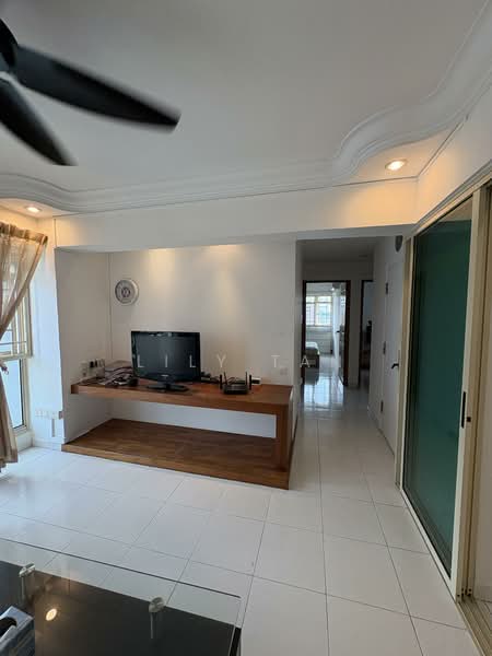 181 Jelebu Road, 181 Jelebu Road, 3 Bedrooms, 1,012 sqft, HDB Flat For Sale, by Lily Tan, 500110318 - Living Room - PropertyGuru.com.sg