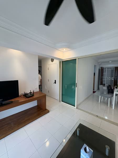 181 Jelebu Road, 181 Jelebu Road, 3 Bedrooms, 1,012 sqft, HDB Flat For Sale, by Lily Tan, 500110318 - Living Room - PropertyGuru.com.sg