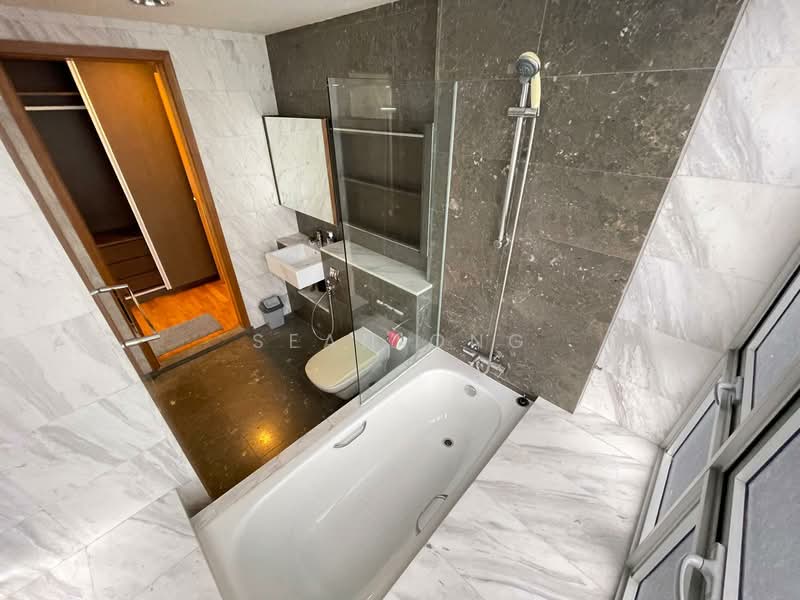 The Parc Condominium, 7 West Coast Walk, Room Rental, 180 sqft, Condominium For Rent, by Sean Ong, 500110319 - Bathroom - PropertyGuru.com.sg