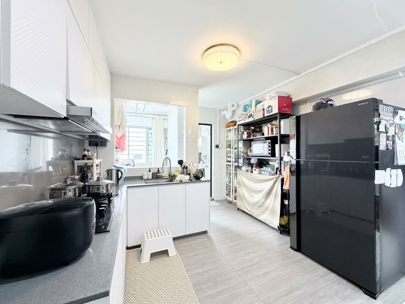 351 Tampines Street 33, 351 Tampines Street 33, 3 Bedrooms, 1,130 sqft, HDB Flat For Sale, by Nona Kirana, 500110324 - Kitchen - PropertyGuru.com.sg