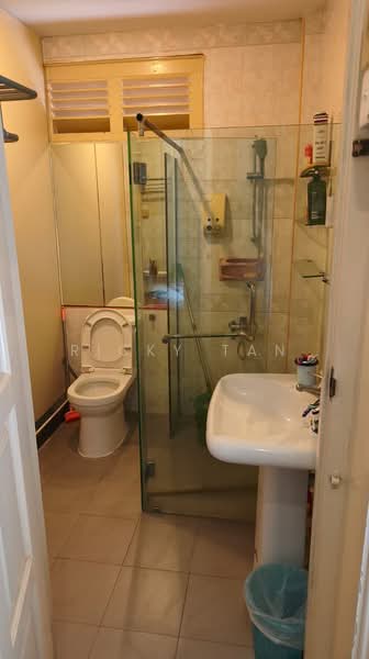 Branksome road, Branksome road, Room Rental, 235 sqft, Detached House For Rent, by Ricky Tan, 500110327 - Bathroom - PropertyGuru.com.sg