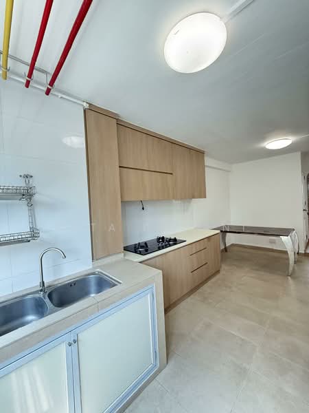 545 Bedok North Street 3, 545 Bedok North Street 3, 3 Bedrooms, 1,001 sqft, HDB Flat For Rent, by Rita Danani, 500110329 - Kitchen - PropertyGuru.com.sg