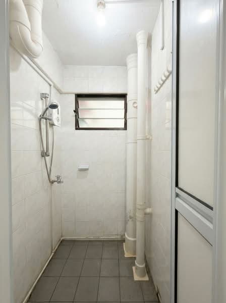 128 Bukit Merah View, 128 Bukit Merah View, 2 Bedrooms, 699 sqft, HDB Flat For Sale, by Yvette Lim, 500110331 - Bathroom - PropertyGuru.com.sg