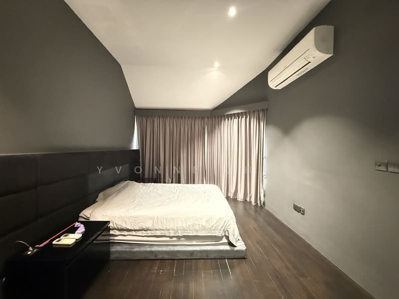 RV Edge, 2 Shanghai Road, 2 Bedrooms, 1,066 sqft, Condominium For Sale, by Yvonne Chua, 500110333 - Bedroom - PropertyGuru.com.sg