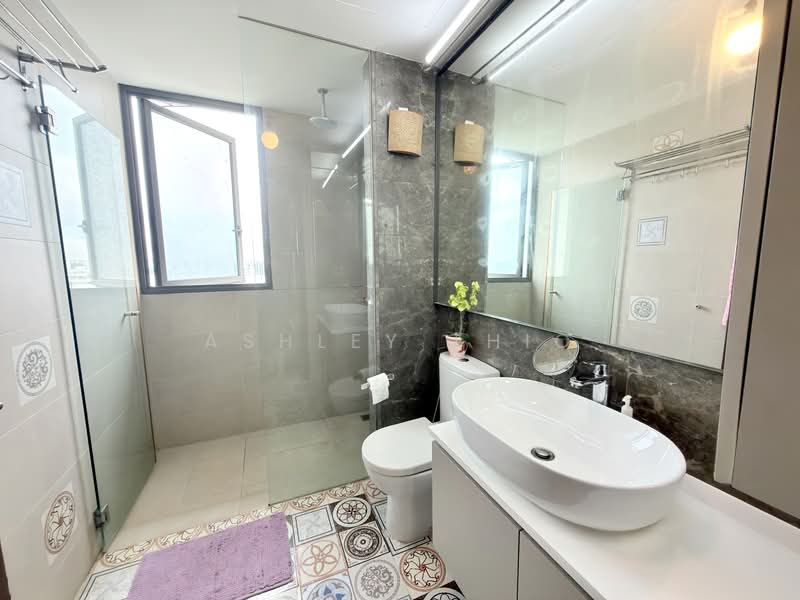 Vue 8 Residence, Pasir Ris Heights, 4 Bedrooms, 2,228 sqft, Condominium For Sale, by Ashley Thio, 500110338 - Bathroom - PropertyGuru.com.sg