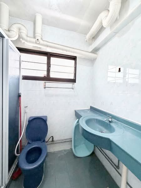 787D Woodlands Crescent, 787D Woodlands Crescent, 3 Bedrooms, 1,313 sqft, HDB Flat For Sale, by Nona Kirana, 500110343 - Bathroom - PropertyGuru.com.sg