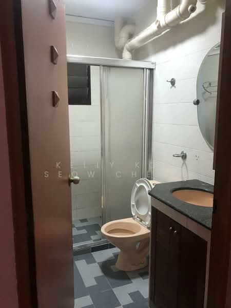 105 Rivervale Walk, 105 Rivervale Walk, 3 Bedrooms, 1,256 sqft, HDB Flat For Rent, by Kelly Kok Seow Cheng, 500110351 - Bathroom - PropertyGuru.com.sg