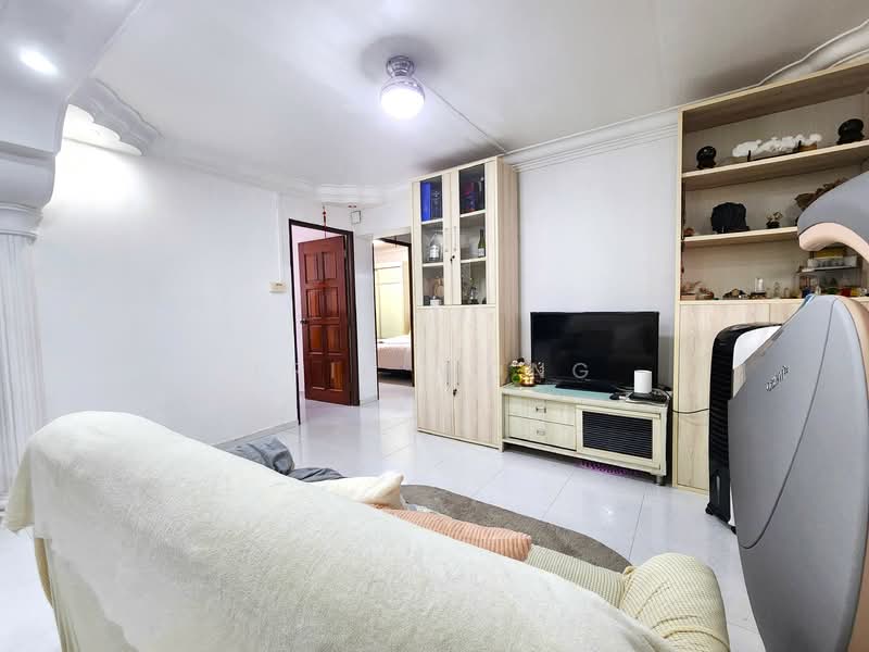 643 Woodlands Ring Road, 643 Woodlands Ring Road, 3 Bedrooms, 1,087 sqft, HDB Flat For Sale, by Eric Wong, 500110356 - Living Room - PropertyGuru.com.sg