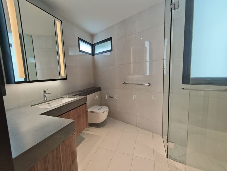 ❤️ Brand New Freehold Semi-D 💎 Bukit Timah Quiet Enclave, Greenbank Park / Eng Neo Avenue / Rifle Range Road, 5 Bedrooms, 5,436 sqft, Semi-Detached House For Sale, by Ng Aik Pin, 500110357 - Bathroom - PropertyGuru.com.sg