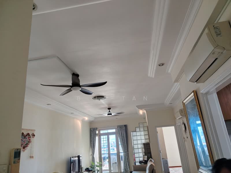 Astoria Park, 34 Lorong Mydin, 3 Bedrooms, 1,195 sqft, Condominium For Rent, by B.L. Tan, 500110371 - Living Room - PropertyGuru.com.sg