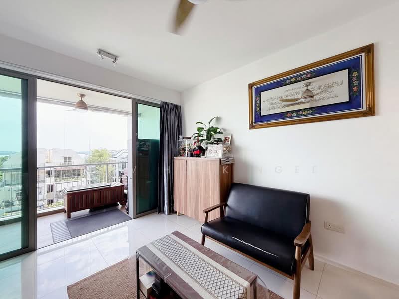 Ripple Bay, 10 Pasir Ris Link, 2 Bedrooms, 764 sqft, Condominium For Rent, by Chew Hock Ngee, 500110372 - Living Room - PropertyGuru.com.sg