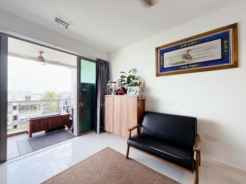 Ripple Bay, 10 Pasir Ris Link, 2 Bedrooms, 764 sqft, Condominium For Rent, by Chew Hock Ngee, 500110372 - Living Room - PropertyGuru.com.sg