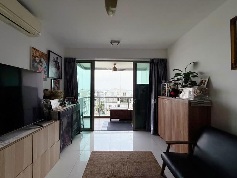Ripple Bay, 10 Pasir Ris Link, 2 Bedrooms, 764 sqft, Condominium For Rent, by Chew Hock Ngee, 500110372 - Living Room - PropertyGuru.com.sg