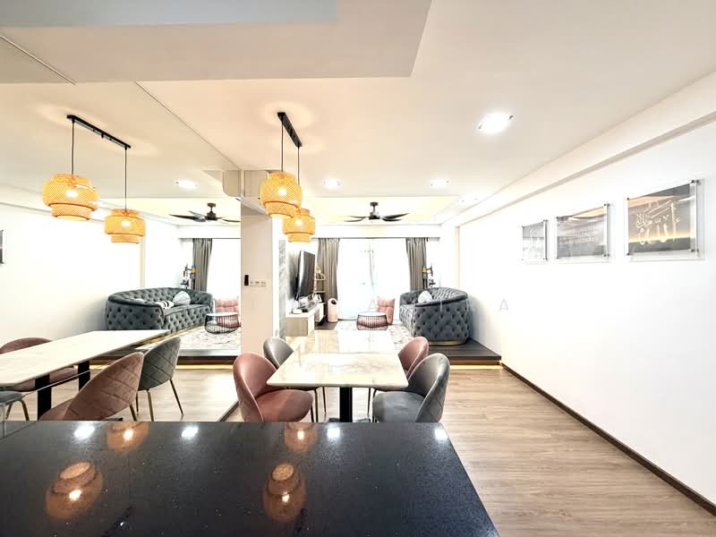 489D Choa Chu Kang Avenue 5, 489D Choa Chu Kang Avenue 5, 3 Bedrooms, 1,001 sqft, HDB Flat For Sale, by Fatin Amira, 500110373 - Living Room - PropertyGuru.com.sg