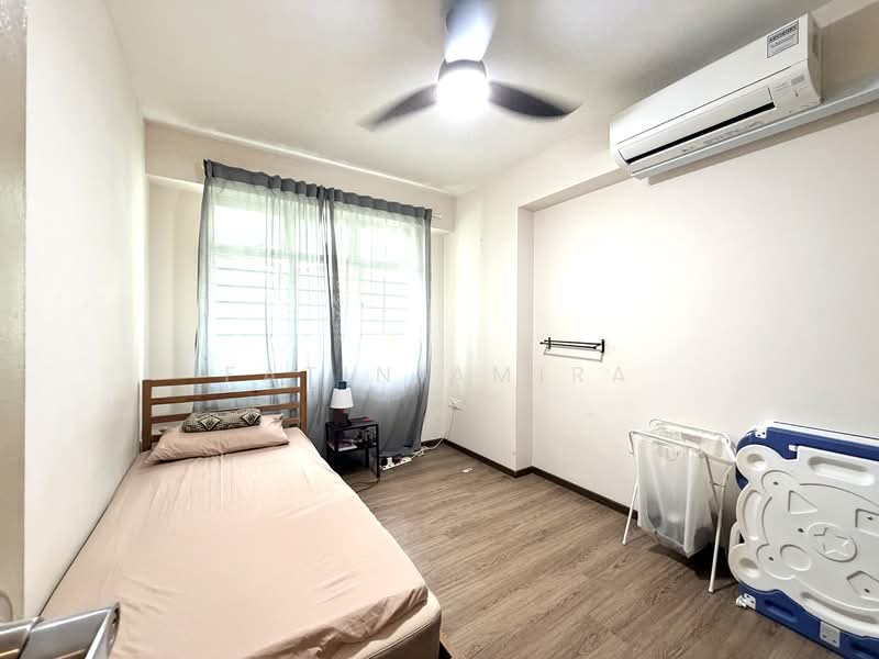 489D Choa Chu Kang Avenue 5, 489D Choa Chu Kang Avenue 5, 3 Bedrooms, 1,001 sqft, HDB Flat For Sale, by Fatin Amira, 500110373 - Bedroom - PropertyGuru.com.sg