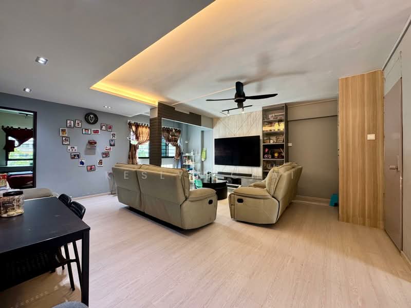 667D Jurong West Street 65, 667D Jurong West Street 65, 3 Bedrooms, 1,184 sqft, HDB Flat For Sale, by Keslyn Chai, 500110376 - Living Room - PropertyGuru.com.sg