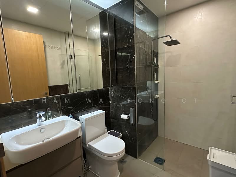The Glades, 12 Bedok Rise, 1 Bedroom, 667 sqft, Condominium For Rent, by Tham Wai Fong CT, 500110383 - Bathroom - PropertyGuru.com.sg