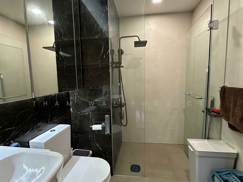 The Glades, 12 Bedok Rise, 1 Bedroom, 667 sqft, Condominium For Rent, by Tham Wai Fong CT, 500110383 - Bathroom - PropertyGuru.com.sg