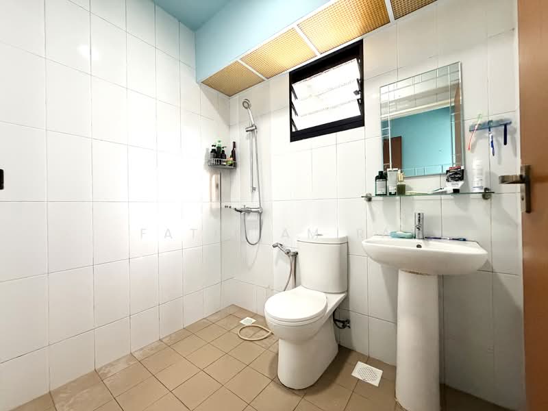 120B Punggol Edge, 120B Edgedale Plains, 3 Bedrooms, 1,001 sqft, HDB Flat For Sale, by Fatin Amira, 500110387 - Bathroom - PropertyGuru.com.sg