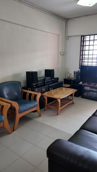 484 Jurong West Avenue 1, 484 Jurong West Avenue 1, 2 Bedrooms, 721 sqft, HDB Flat For Sale, by Dennis Lee, 500110388 - Living Room - PropertyGuru.com.sg