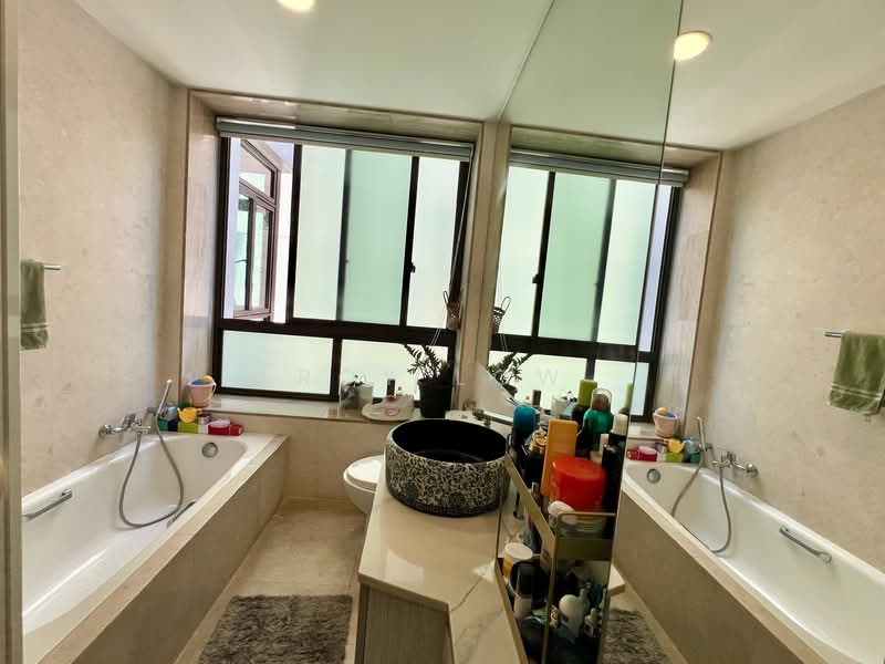 Varsity Park Condominium, 34 West Coast Road, 4 Bedrooms, 1,528 sqft, Condominium For Sale, by Roy Low, 500110391 - Bathroom - PropertyGuru.com.sg