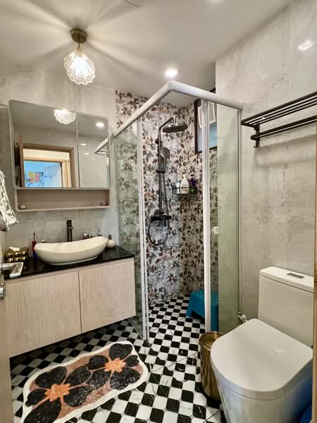 Varsity Park Condominium, 34 West Coast Road, 4 Bedrooms, 1,528 sqft, Condominium For Sale, by Roy Low, 500110391 - Bathroom - PropertyGuru.com.sg