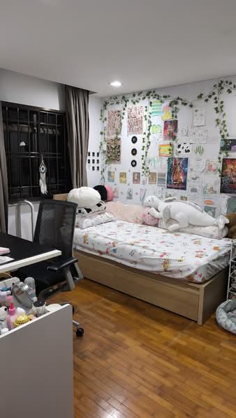 63 Teban Gardens Road, 63 Teban Gardens Road, 3 Bedrooms, 1,237 sqft, HDB Flat For Sale, by Roger Kang, 500110403 - Bedroom - PropertyGuru.com.sg