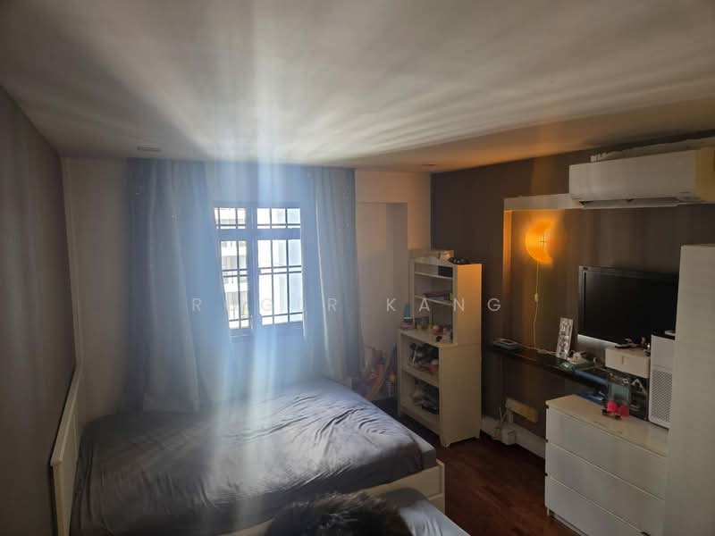 63 Teban Gardens Road, 63 Teban Gardens Road, 3 Bedrooms, 1,237 sqft, HDB Flat For Sale, by Roger Kang, 500110403 - Bedroom - PropertyGuru.com.sg