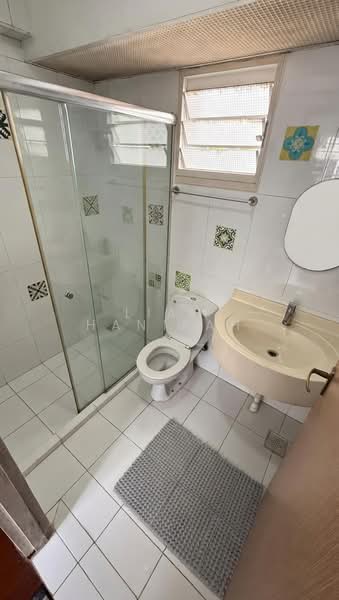 670A Edgefield Plains, 670A Edgefield Plains, 2 Bedrooms, 732 sqft, HDB Flat For Sale, by Liah Hanifah, 500110408 - Bathroom - PropertyGuru.com.sg