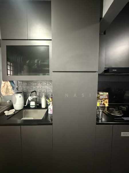 427 Woodlands Street 41, 427 Woodlands Street 41, 3 Bedrooms, 1,076 sqft, HDB Flat For Sale, by Syed Nasir, 500110417 - Kitchen - PropertyGuru.com.sg