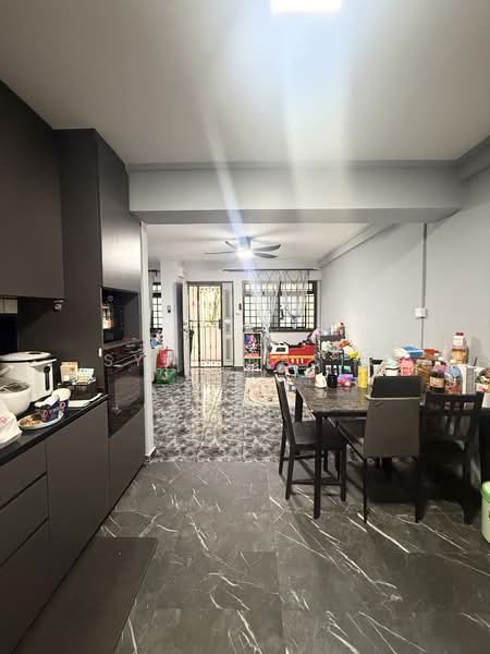 427 Woodlands Street 41, 427 Woodlands Street 41, 3 Bedrooms, 1,076 sqft, HDB Flat For Sale, by Syed Nasir, 500110417 - Kitchen - PropertyGuru.com.sg