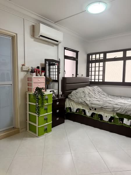 7 Pine Close, 7 Pine Close, 3 Bedrooms, 1,033 sqft, HDB Flat For Sale, by Irene Nah, 500110427 - Main Bedroom - PropertyGuru.com.sg
