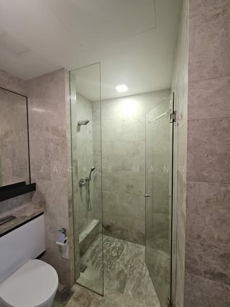 Bliss@Kovan, 4 Simon Lane, 1 Bedroom, 614 sqft, Apartment For Sale, by Jackie Mang, 500110428 - Bathroom - PropertyGuru.com.sg