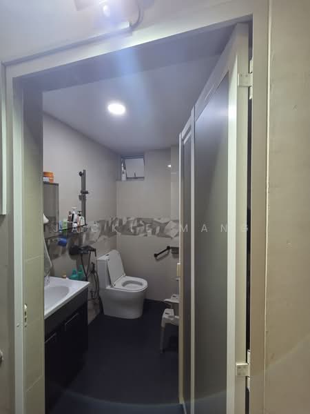 Rosyth Road, Rosyth Road, 5 Bedrooms, 2,800 sqft, Terraced House For Sale, by Jackie Mang, 500110429 - Bathroom - PropertyGuru.com.sg