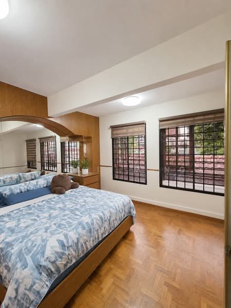 Rosyth Road, Rosyth Road, Hougang / Punggol / Sengkang, 5 Bedrooms, 2,800 sqft, Terraced House For Sale, by Jackie Mang, 500110429 - 2nd Level Master Bedroom - PropertyGuru.com.sg