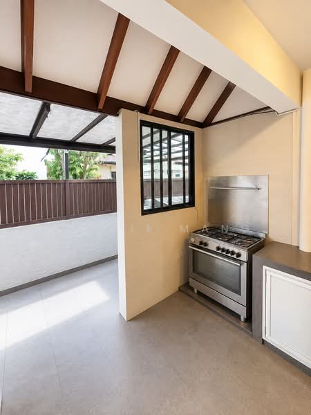 Rosyth Road, Rosyth Road, Hougang / Punggol / Sengkang, 5 Bedrooms, 2,800 sqft, Terraced House For Sale, by Jackie Mang, 500110429 - Wet Kitchen - PropertyGuru.com.sg
