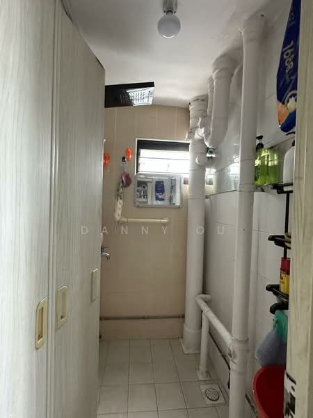 52 New Upper Changi Road, 52 New Upper Changi Road, 3 Bedrooms, 904 sqft, HDB Flat For Sale, by Danny Ou, 500110430 - Bathroom - PropertyGuru.com.sg